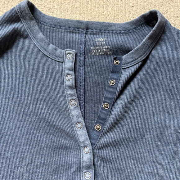AE Henley - Picture 5 of 7